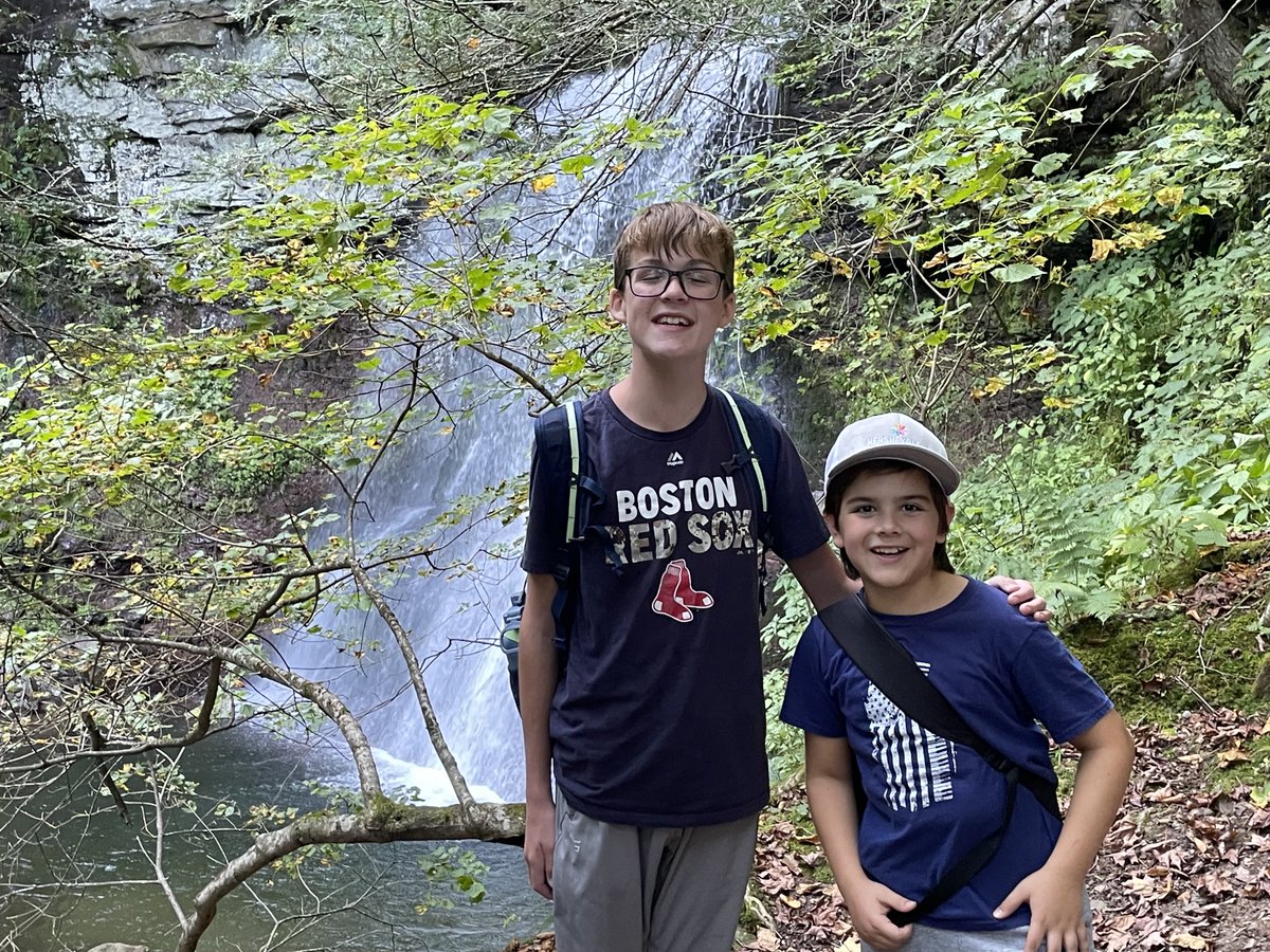 JenCalendrillo's tweet image. All smiles once we reached the falls!