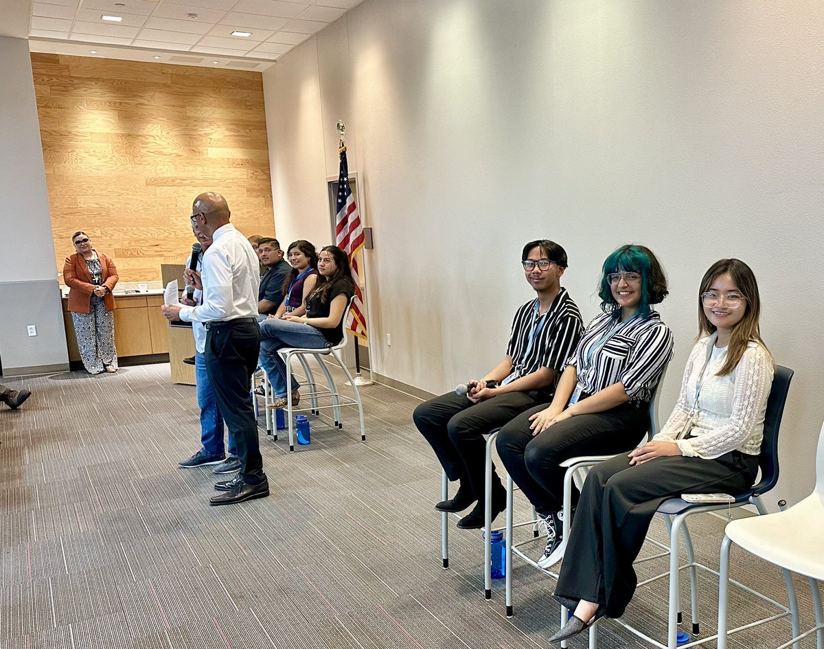 OCAwolves's tweet photo. OCA Seniors Andy Soto & Jerry Howton (Class of โ24) & Nadine Marcelo (Class of โ23) & OCTECHS Seniors were on a student panel in front of the whole OC Faculty & spoke about their experiences at @OdessaCollege They did an amazing job! @OCPresGDW @OCTECHS2 @EctorCountyISD #Impact https://t.co/gMowwLn7Zg
