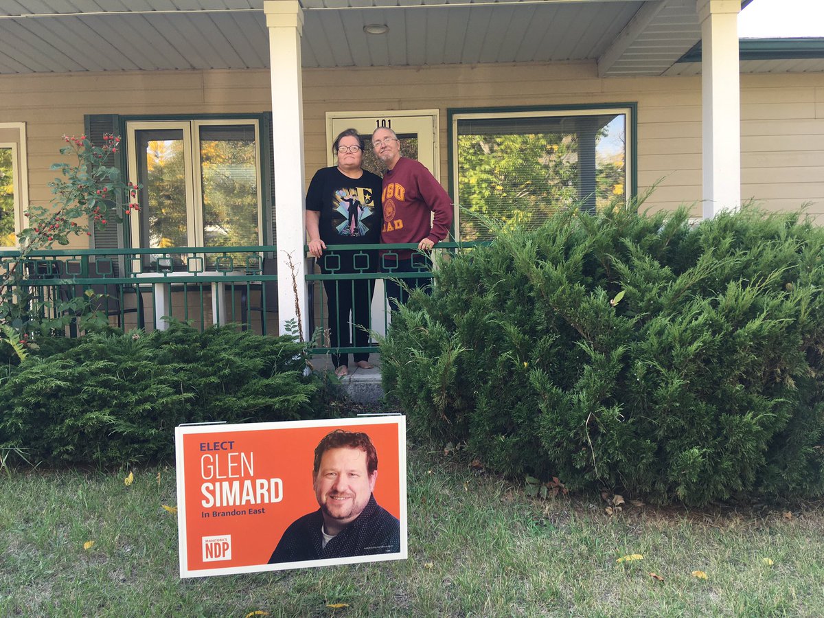 BdnEastNDP's tweet photo. Join together! Join with Lorraine and John to elect @glenesimard in #BdnMb #BdnEast. Go to https://t.co/jwteDuv7f8 and get your yard sign today! #TimeForChange #NewEnergy #WorkingForBrandon #mb23 #mbpoli https://t.co/5ziXwsdvnK