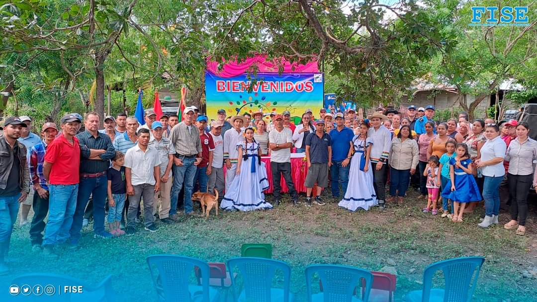 💧🚰 En Unidad por el Bien común, el FISE realizó Asamblea para dar a conocer el diseño final del proyecto de Agua Potable, Saneamiento e Higiene, en la comunidad El Terrero del municipio de Esquipulas. 🇳🇮 #Nicaragua #PatriaBenditayLibre