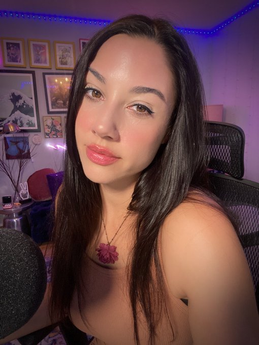 Live: https://t.co/5LmNBDd6Ah   🧤 https://t.co/Rm9XO1JK78