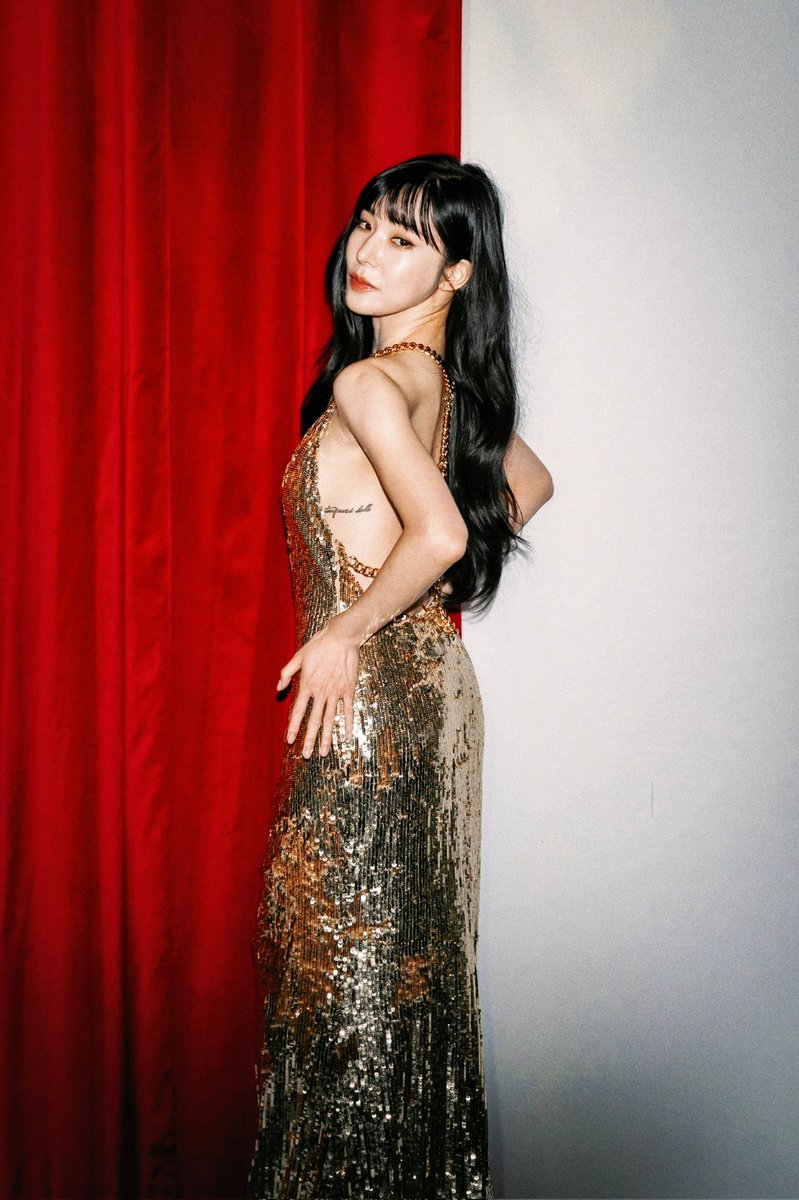 GG8_EDIT's tweet photo. Moschino Fashion Show 티파니 영
#티파니영 #티파니 #TiffanyYoung #Tiffany https://t.co/tYpE8fL4zd