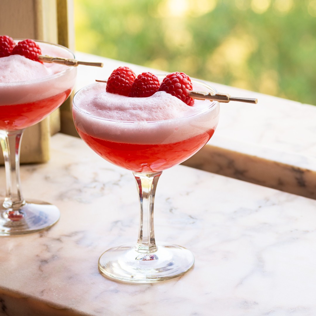 Cheers to the weekend! 🥂
#AVABerries #TasteTheBerryBest #Raspberries #FrenchMartini #Cocktails #Weekend #Celebrate