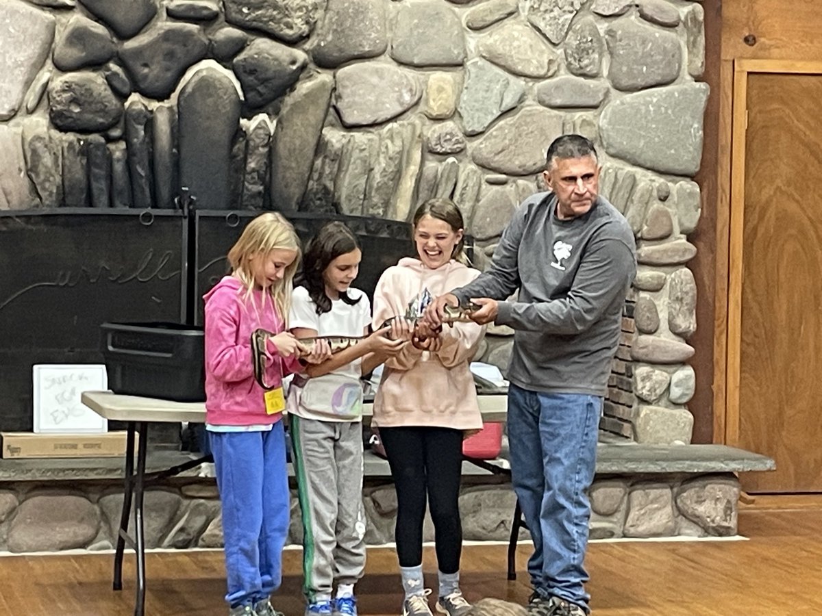 JenCalendrillo's tweet image. “Snakeman” and “Birdman” never disappoint! ⁦@EsakMrs⁩ ⁦@mrfranchini⁩ ⁦@SrLambertEMS⁩ ⁦@EmsTeam2⁩ ⁦@mdeblocker⁩ ⁦@mrskgraziano⁩ ⁦@mstrippoli70⁩