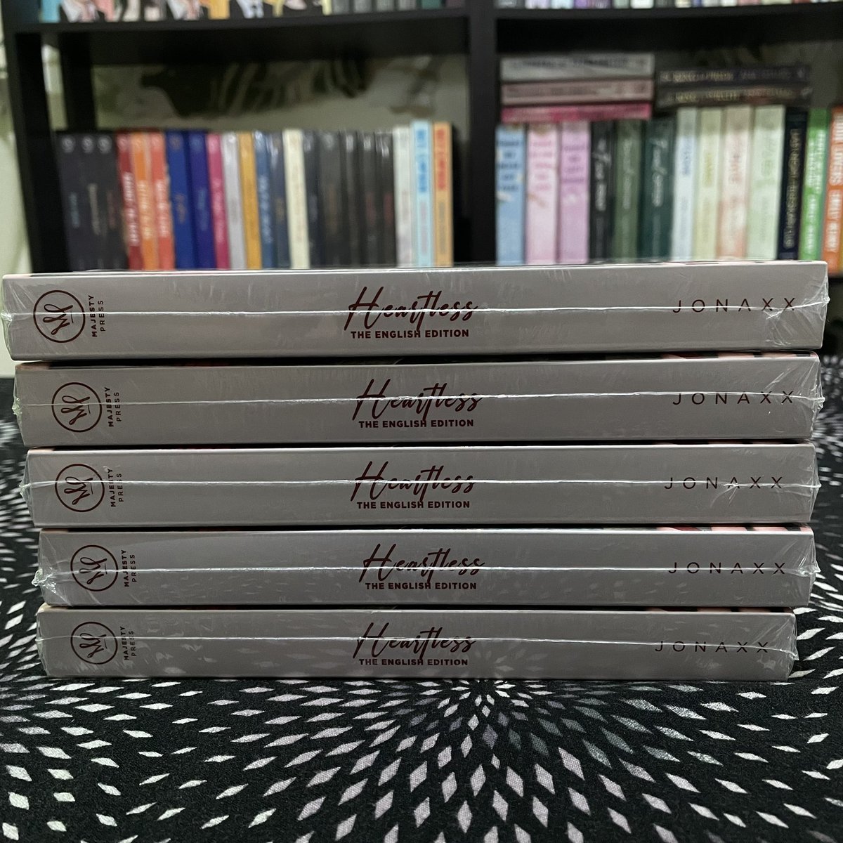 hannatellax's tweet photo. ⭐️ GIVEAWAY ⭐️

5 winners of HEARTLESS (english version)

Mechanics:

•JSL fan
•follow me
•rt and like this tweet
•will use rt picker for winners

GA ends on Sunday, September 24 at 8am 🤎 https://t.co/zpdJX6FqF5