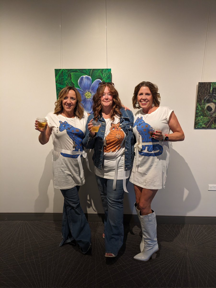 bellasabroad's tweet photo. Ready for @ABBA at the @enmaxcentre #Yates #withtheband https://t.co/7HCLOVjwVM