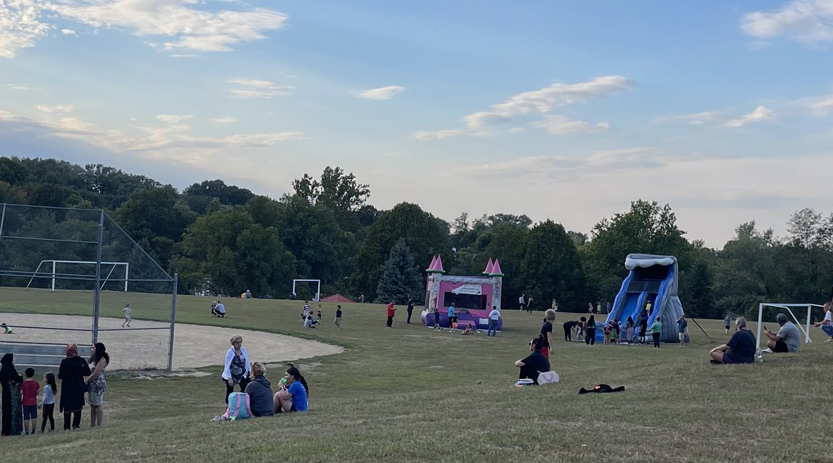 Amy Becker tweet media