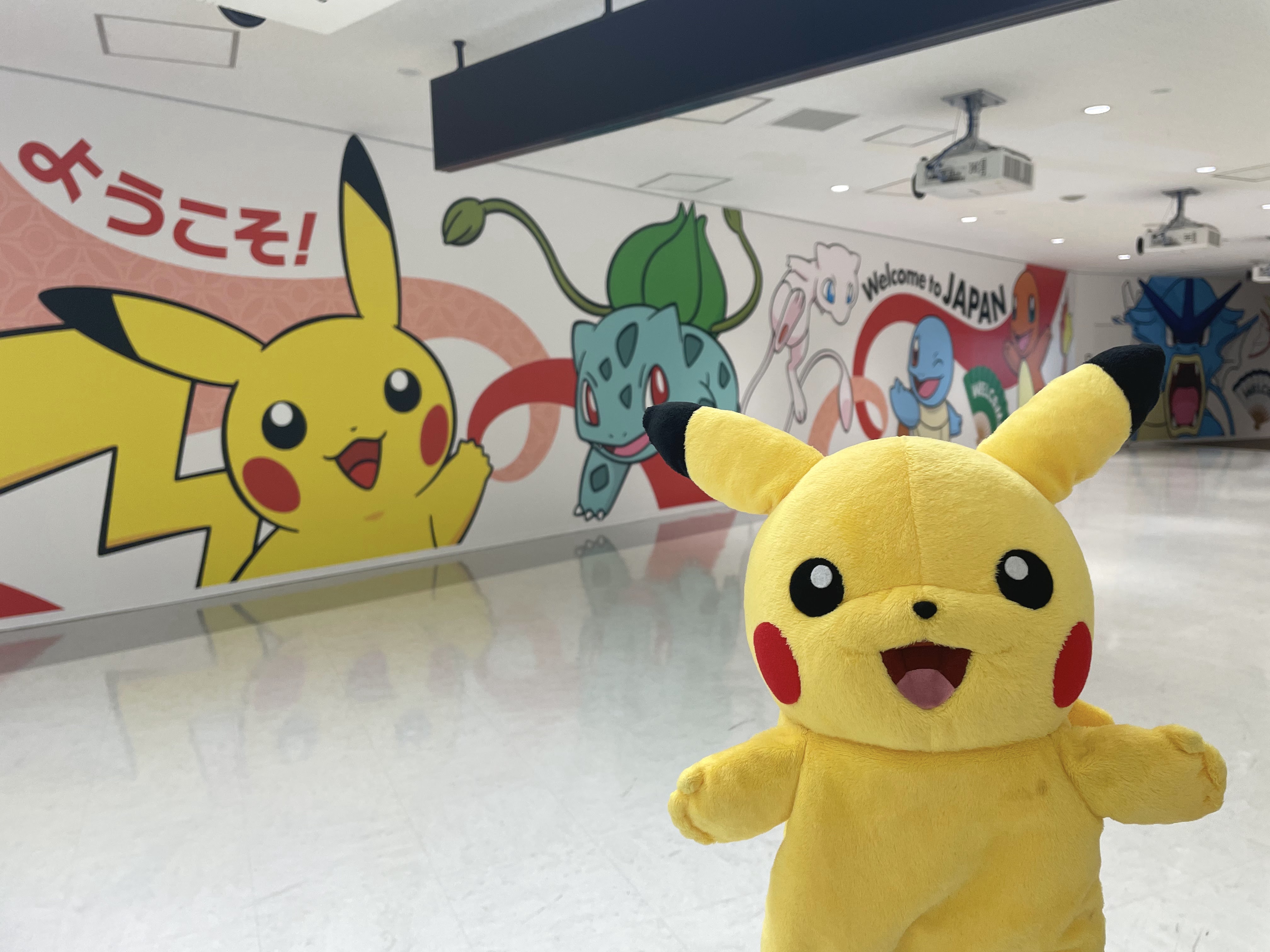 ピカチュウ　成田2体　駅長1体 すばるキャブログ | 成田空港限定！ピカチュウのぬいぐるみ