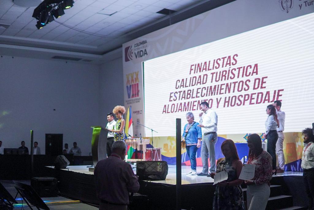 MincomercioCo's tweet photo. Este 2023, la Medalla al Mérito Turístico tiene un significado especial: por primera vez en su historia, sus galardones se otorgan a partir de más de 120 nominaciones realizadas a través de una convocatoria pública. #AEstaHora anunciamos a los galardonados de este año en #ElPaísDeLaBelleza

-Conozca a todos los galardonados en este hilo👇