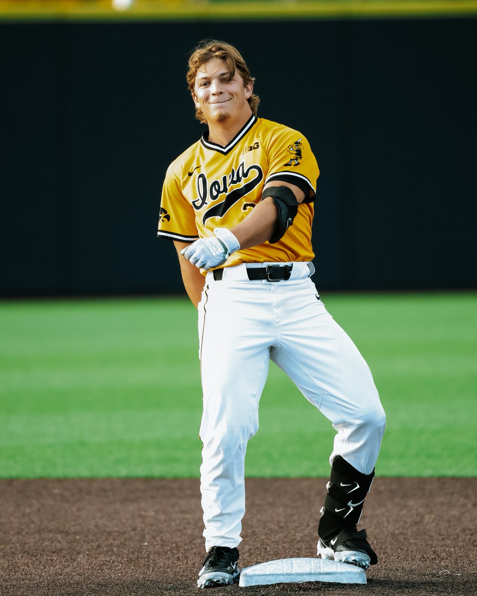 UIBaseball's tweet image. 𝐇𝐚𝐰𝐤𝐬 𝐖𝐢𝐧!

Final (14) | Iowa 25, Mississauga 6

#Hawkeyes