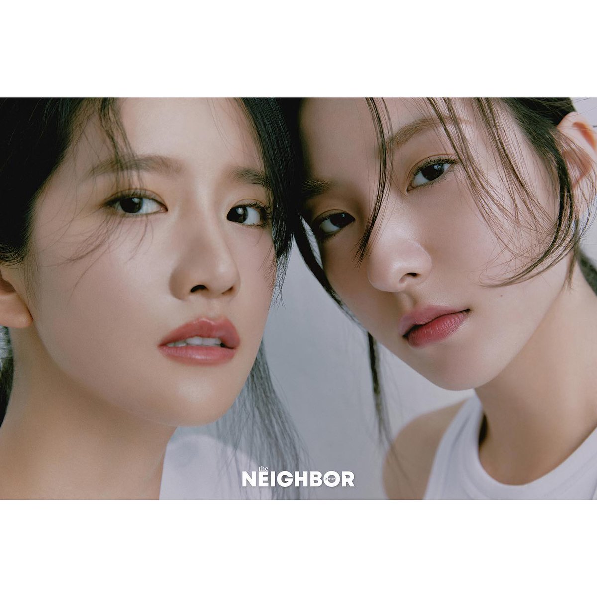 navyeunseo's tweet image. eunseo and exy on neighbor magazine!!