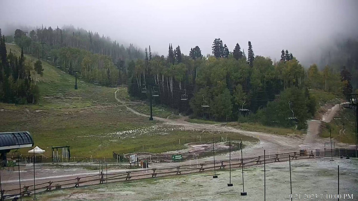 Deer_Valley's tweet image. The first snow of the season! ⛷️ End of summer snowflakes spotted at #DeerValley.❄️🌞