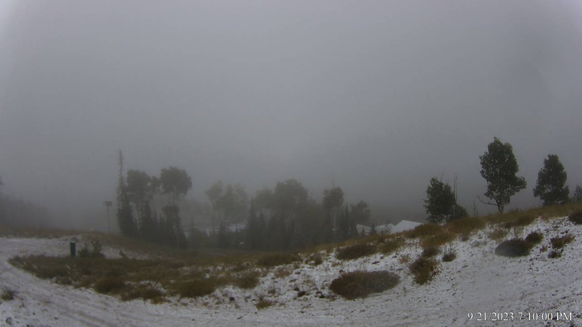 Deer_Valley's tweet image. The first snow of the season! ⛷️ End of summer snowflakes spotted at #DeerValley.❄️🌞
