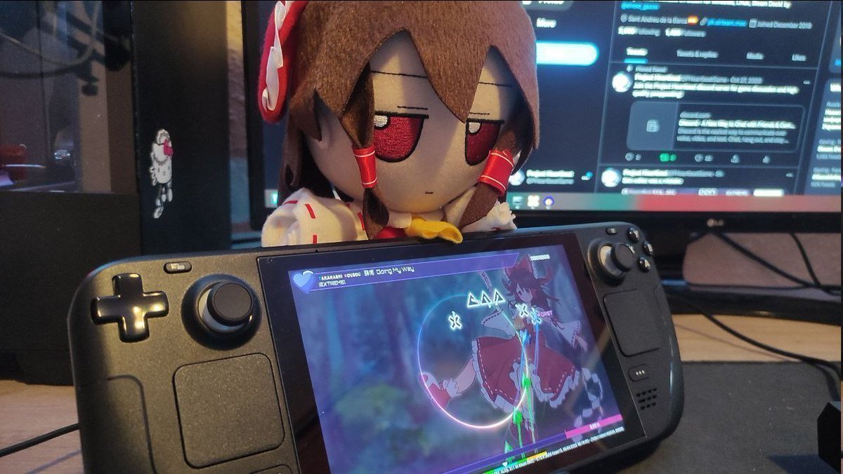 PHeartbeatGame's tweet image. Ladies and gentlemen, it is time for something we haven't done in a while: A giveaway!

Project Heartbeat is a community-driven rhythm game that's highly customizable, with Steam Workshop support and a built-in editor!

To enter, RT &amp;amp; follow us!

#VOCALOID #Steam #touhouproject