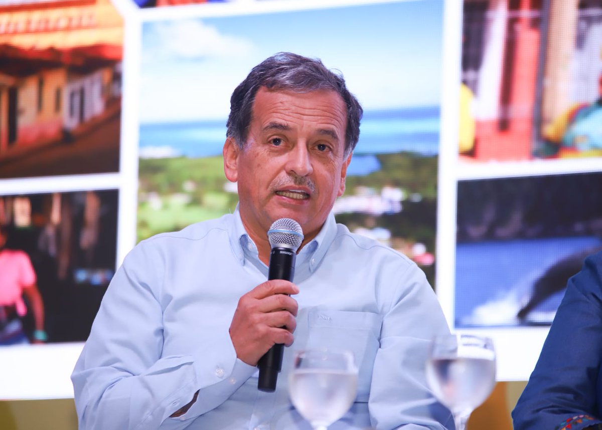 Bravoarthur's tweet image. Al final de este día, me siento orgulloso de nuestro sector turismo, sus oficios, comunidades y territorios. Durante el XXXVIII Encuentro Regional de Autoridades de Turismo, Gobiernos, prestadores, gremios, academia celebramos juntos el panorama de logros de #ElPaísDeLaBelleza.