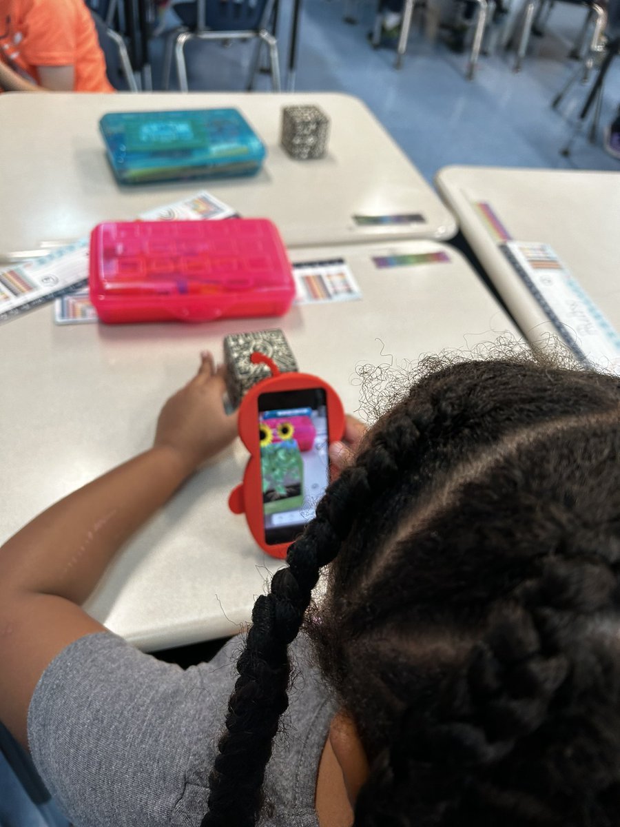 RickLapi's tweet image. Creating experiences that help the learning stick! @MergeVR and @BrecknockRocks 1st grade t’s and s’s exploring plants and the concept of living things. @GovMifflinSD #TExpL #mifflinsd @katieburns178 @ashley_russelll