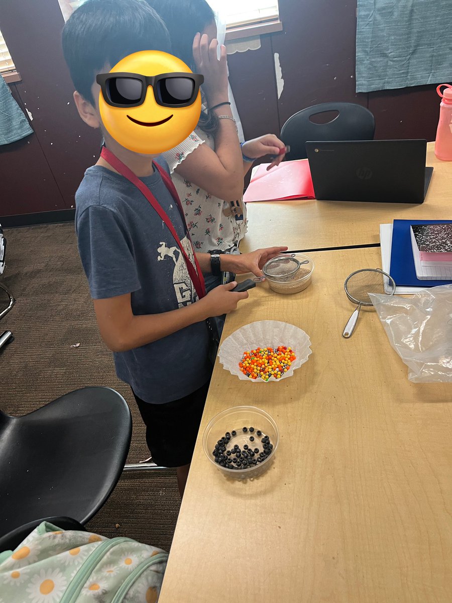 BuengerSarah's tweet photo. Mixtures and solutions lab in @KatieFr37956332’s class at TES today! I ❤️ the engagement!! Awesome job, Mrs. French (and scholars!) #wallerisdsciencerocks https://t.co/5Toyml6jyp