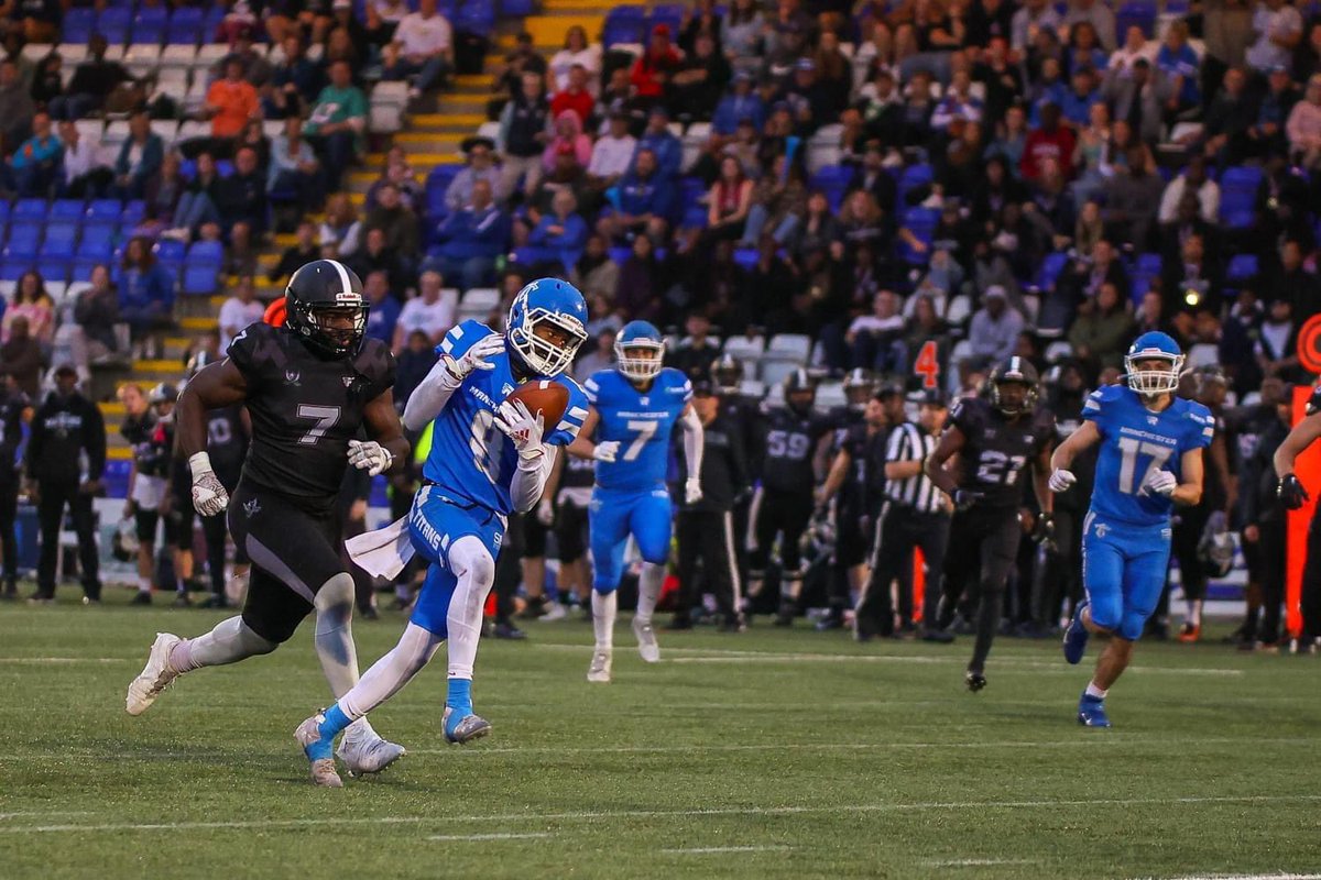 FlexxAlmighty's tweet photo. Cornerbacks safeties, I burn’em like incents, ON the field I’m daddy and the ball is my infant, I don’t need to much support but I’m in love with the pigskin🏈🥶 #4thandinches https://t.co/70jjYlxt2J