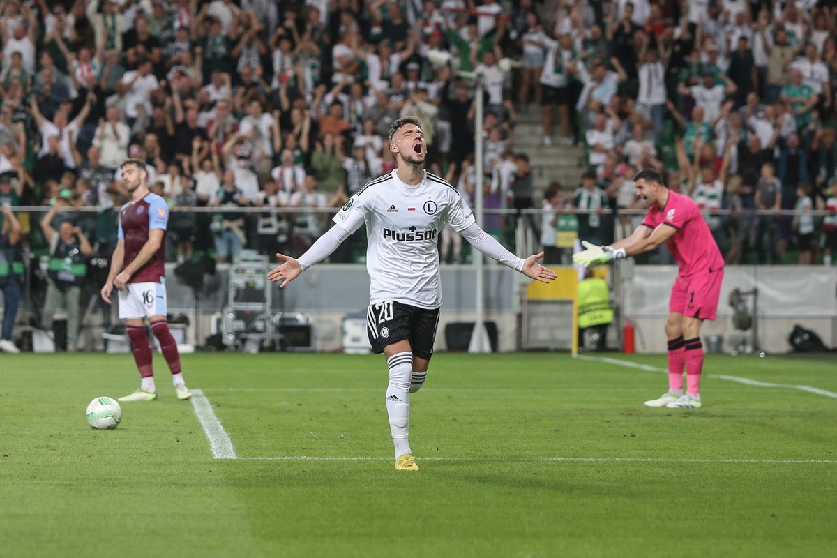 KamilMRC's tweet photo. Takie czwartki to Ja lubię😀
#LEGAVL https://t.co/fz4tbQEBOA
