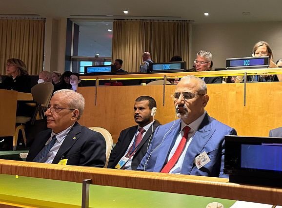 ahmedalqadi001's tweet photo. "The visit of President Commander Aidaros Al-Zubaidi to the #USA is an important step in the path of the Southern issue and for finding a just and comprehensive solution for it within the peace talks in #Yemen.
#SouthernIssue #PeaceTalks #USA https://t.co/BFykXUBkxB