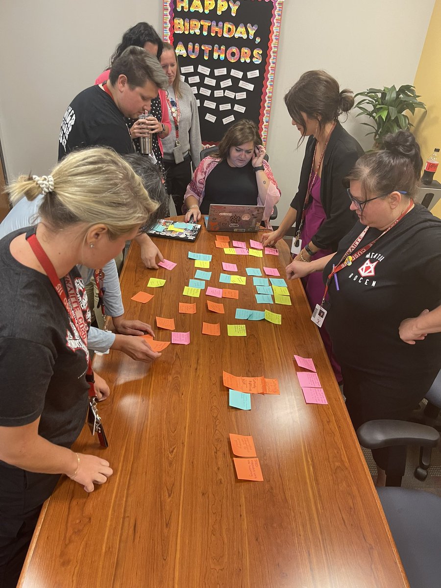 It was a race against the ⏰ to form  #EdCamp groups! TOP 2 participants will collaborate to create a final product for year 1 <a href="/Y115TOP/">Y115 TOP</a> mentees #PD 🦊