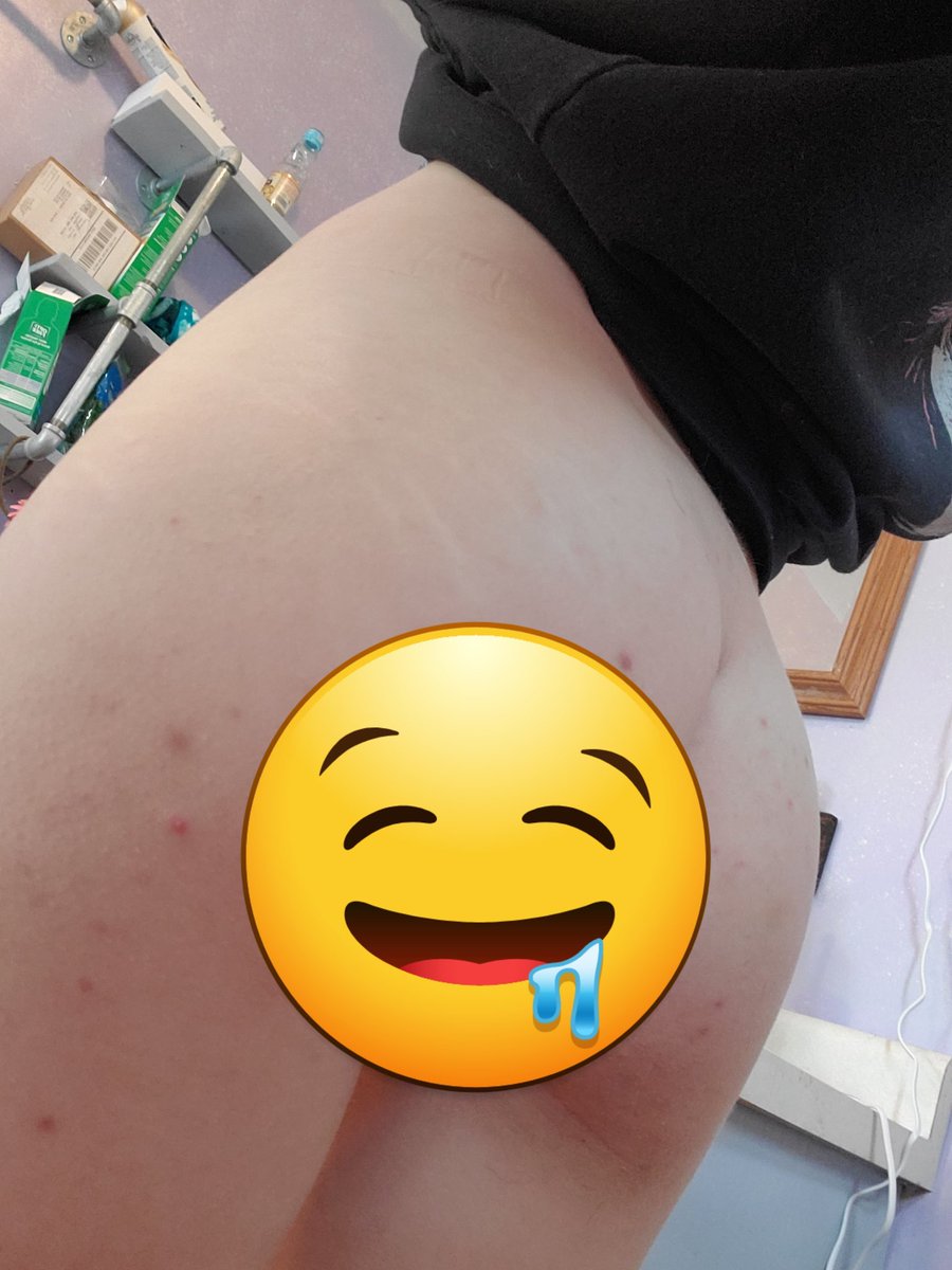 BlackRabbb's tweet photo. If you haven't subbed to my OF, then what should you be doing? 😜 #onlyfans_girl #onlyfansbabe #SW #switch https://t.co/0AOsH2S6AA