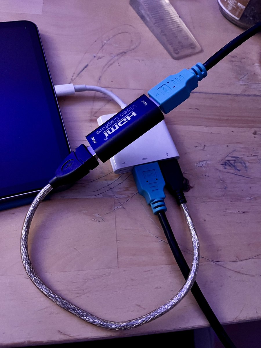 prashnts's tweet photo. Looks like iPad can display itself with the Orion app! The contraption is apple usb c hub with its HDMI outputting through the Adapter back to the USB A port of the hub. 

It's pretty cool! https://t.co/WuGBAllXu8