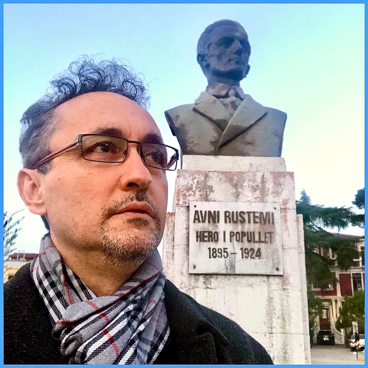 Më 22 shtator 1895, në Libohovë lindi Avni Rustemi, mësuesi, publicisti dhe deputeti shqiptar. Themelues dhe drejtues i shoqërisë 'Bashkimi' dhe anëtar i opozitës demokratike i zgjedhur deputet në dhjetorin e vitit 1923.