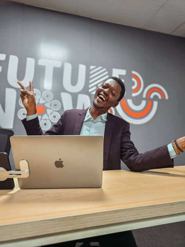 steviekgram's tweet photo. Our team lead @kamogastephnen is building something interesting for the Content Catalyst Program training guided by @IMChallengeug and sponsored by @FrenchEmbassyUg
#ContentCatalyst23 #MadeSimple.com https://t.co/4YwPrRl5D9