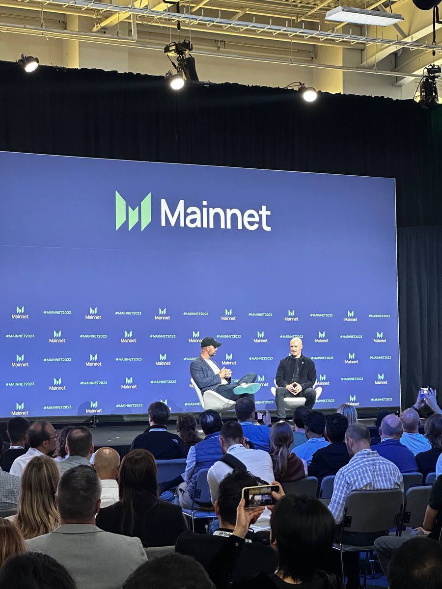 BrianBaldstrong's tweet photo. My body double @brian_armstrong talking about $COIN at Mainnet @coinonbaseETH @MessariCrypto https://t.co/yFBBcezE1T