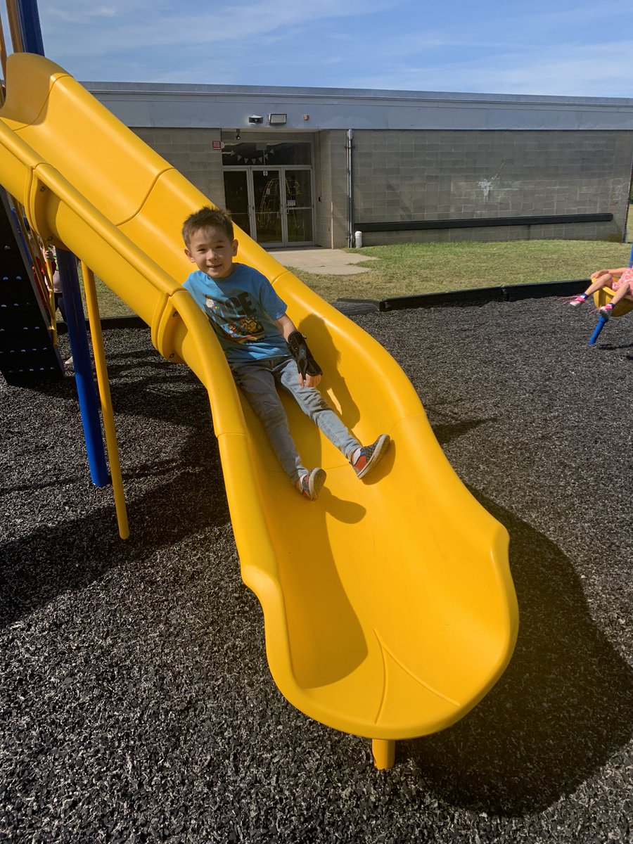 Ms_Waring's tweet photo. So many new additions to the playground!🛝 Thank you to our PTA for all the fun! https://t.co/oNtYeP531w