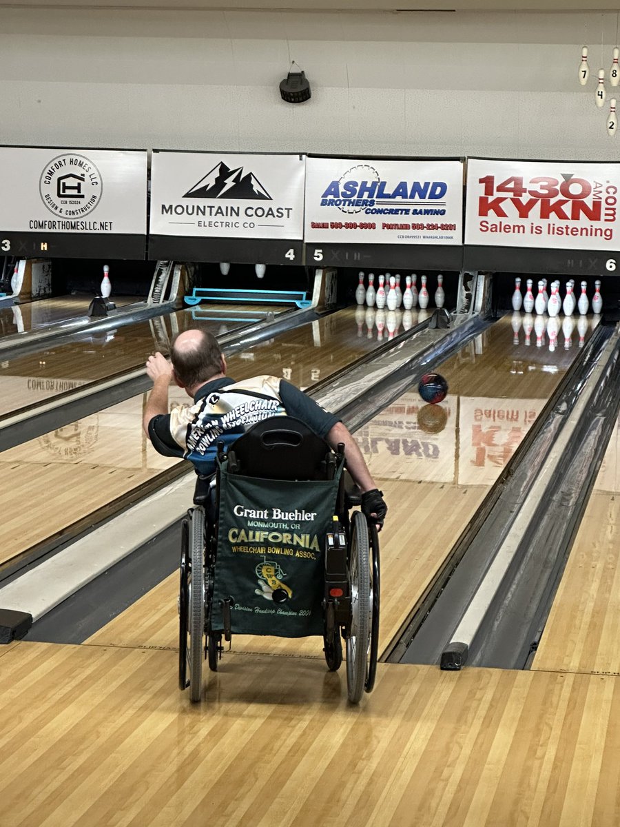 GrantBuehler's tweet photo. Started bowling in a 2nd league just this morning at @welcometotherec 

#stormnation
#stormbowling 
#bowling
#bowlingball
#bowlingcenter
#bowlingballs
#bowlingislife
#bowlingleague
#wheelchairbowling
#grantbuehlerbowling
#keizer
#keizeroregon
#welcometotherec 
#stateoforegon https://t.co/ZXTIbYovD9