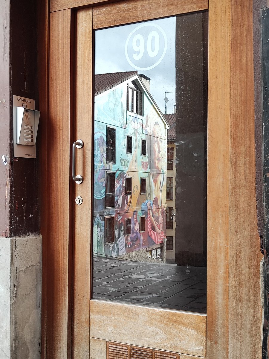mentxuwiki's tweet photo. Ref.lejos
Enriquece
mirar
desde otros . . .
de vista
con una misma
y en compañía.
#IMVG 🎨 https://t.co/lnm3lgcBAA