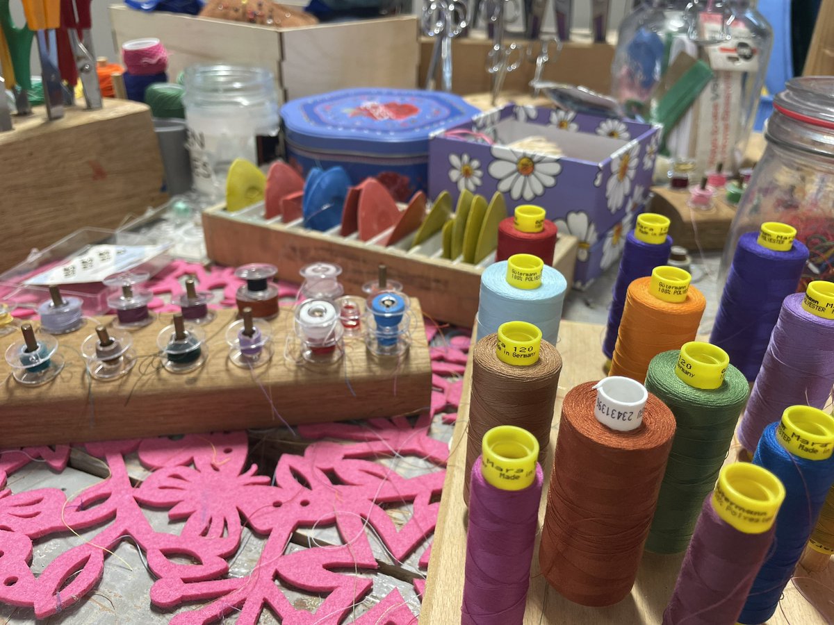 charliemckenz11's tweet image. I love my school @AlcesterAcademy 💙#proud #happy #openevening2023