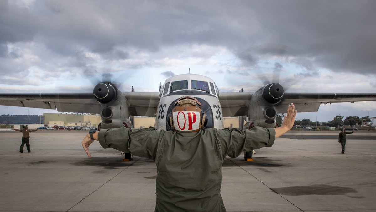Fleet Logistics Support Squadron (VRC30) did the final take-off of the C-2A “Greyhound” from North Island NAS , marking the end of an era. The squadron started flying the Greyhounds in 1981.

#greyhound #aircraft #aviation