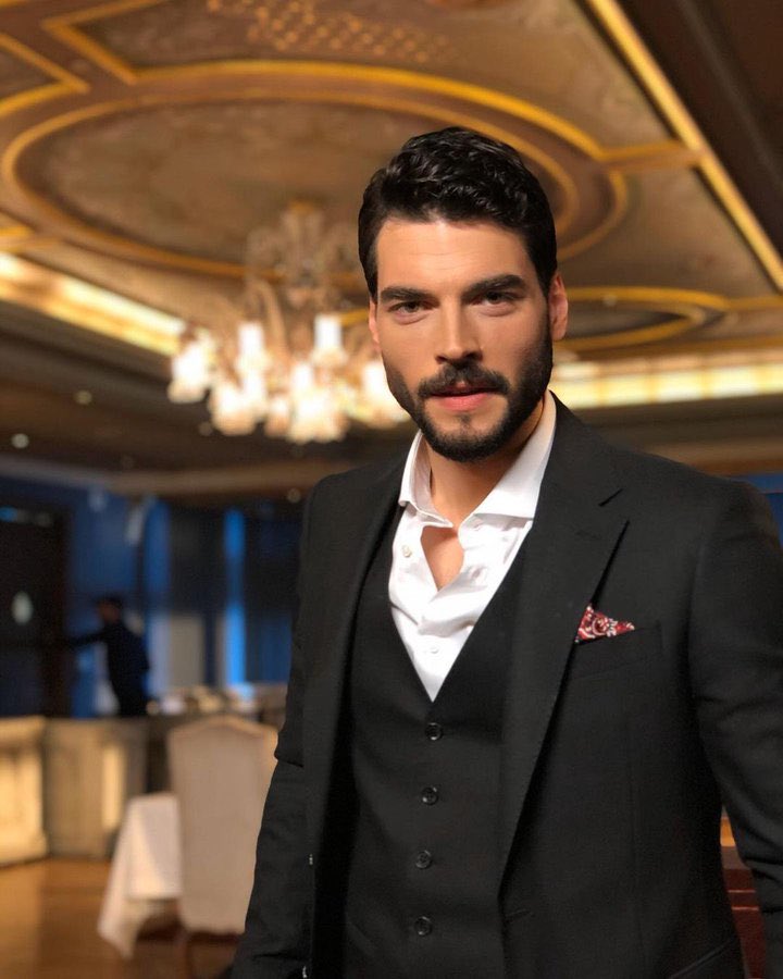 ReyMirOfficial's tweet photo. Today is the day 
Happy Birthday @AkinAkinozu 
Our talented boy will be back in our screens soon 
Go and wish him happy birthday send him some love 

NiceYaşlara AkınAkınözü https://t.co/DZJHZeNg9e