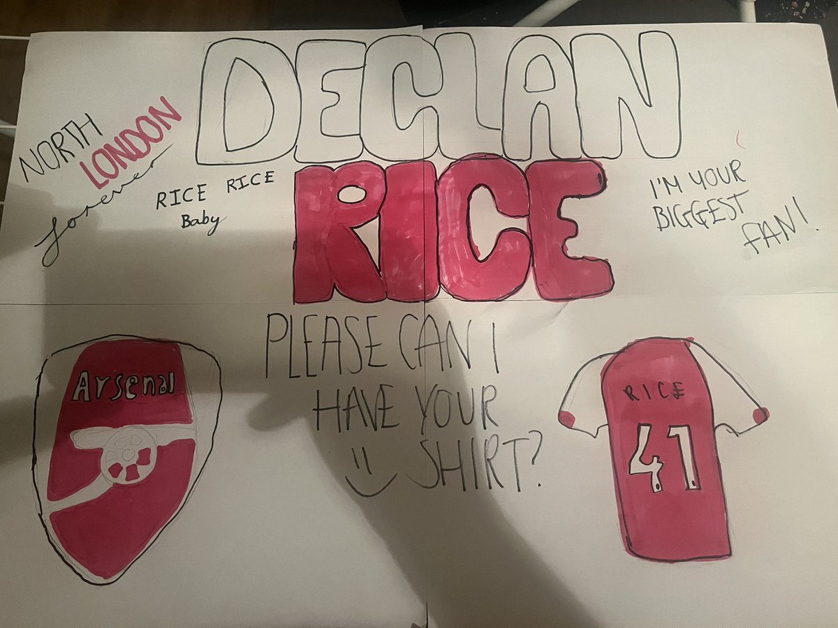 tom147moore's tweet image. My lad waiting in the rain for 20 mins for just a glimpse and hello from his main main @_DeclanRice  didn’t get what he wanted but super chuffed he made the big screen #afc #AFCChampionsLeague  @Arsenal