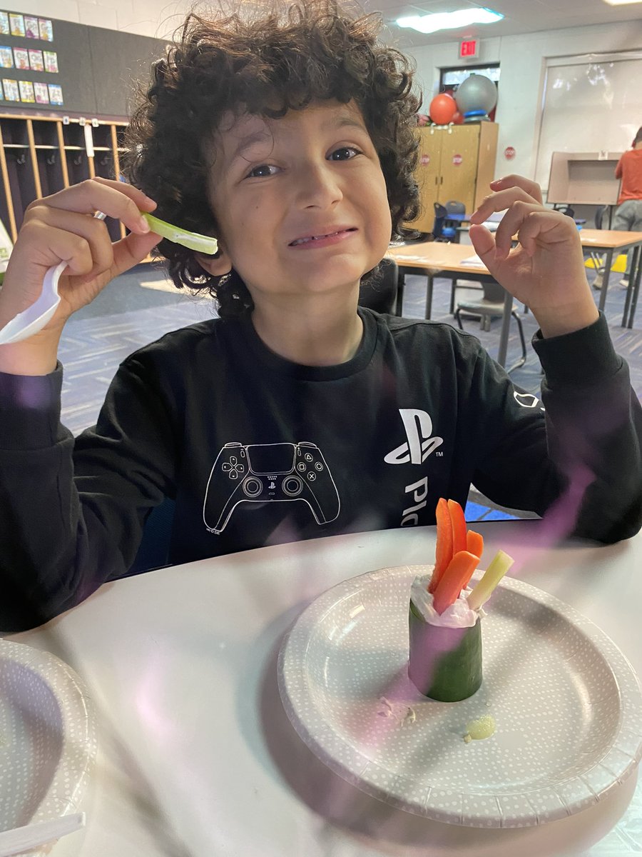 Miss Dixon tweet media