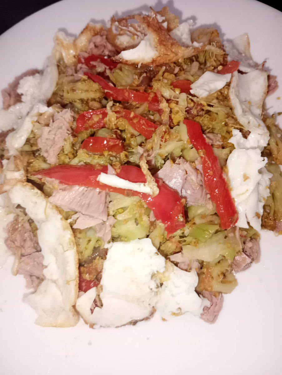 MAGDALENADELAFU's tweet photo. COCINÉ MI INVENTO A LO GAVIOTA ME SALIÓ SUPER DELICIOSO COMO MIS CHAMPIÑONES QUE COCINÉ AYER OTRA RECETA MÁGICA INVENTADA POR MÍ DIOSITO 🙏 SALUD ❤️💰💸🧁💯🏅🍫🍊 A MIS AMADOS Y FANS @jack @Forbes https://t.co/cp3nA4RfnO