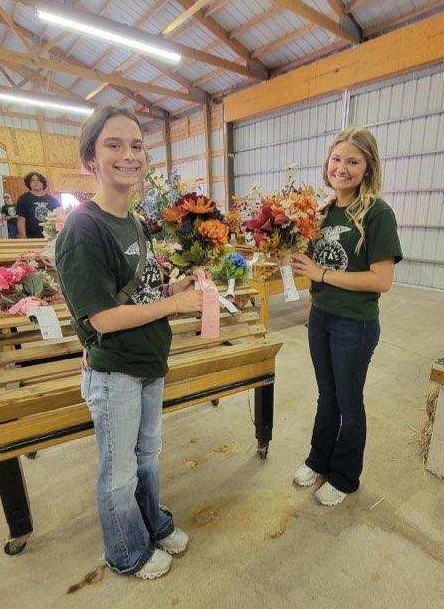 RCHS FFA members made projects to be displayed at the Kansas State Fair. The Chapter had 8 members earn a state placing!