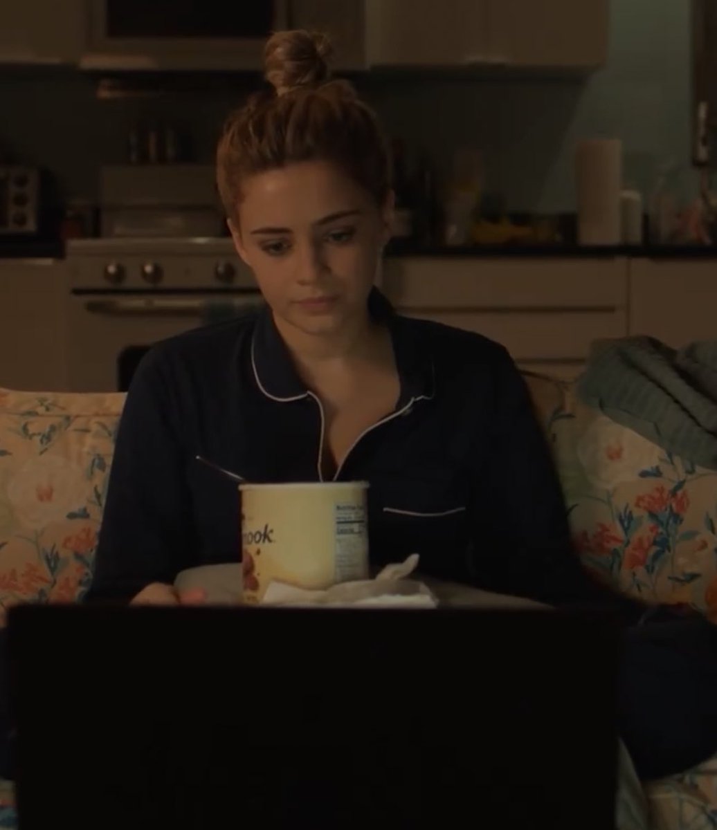 jolangfrds's tweet photo. anyways I’m still here…catch me in my pyjamas, hair in a bun with a tub of ice cream watching the other zoey on october 20th https://t.co/rKGryz6jU2