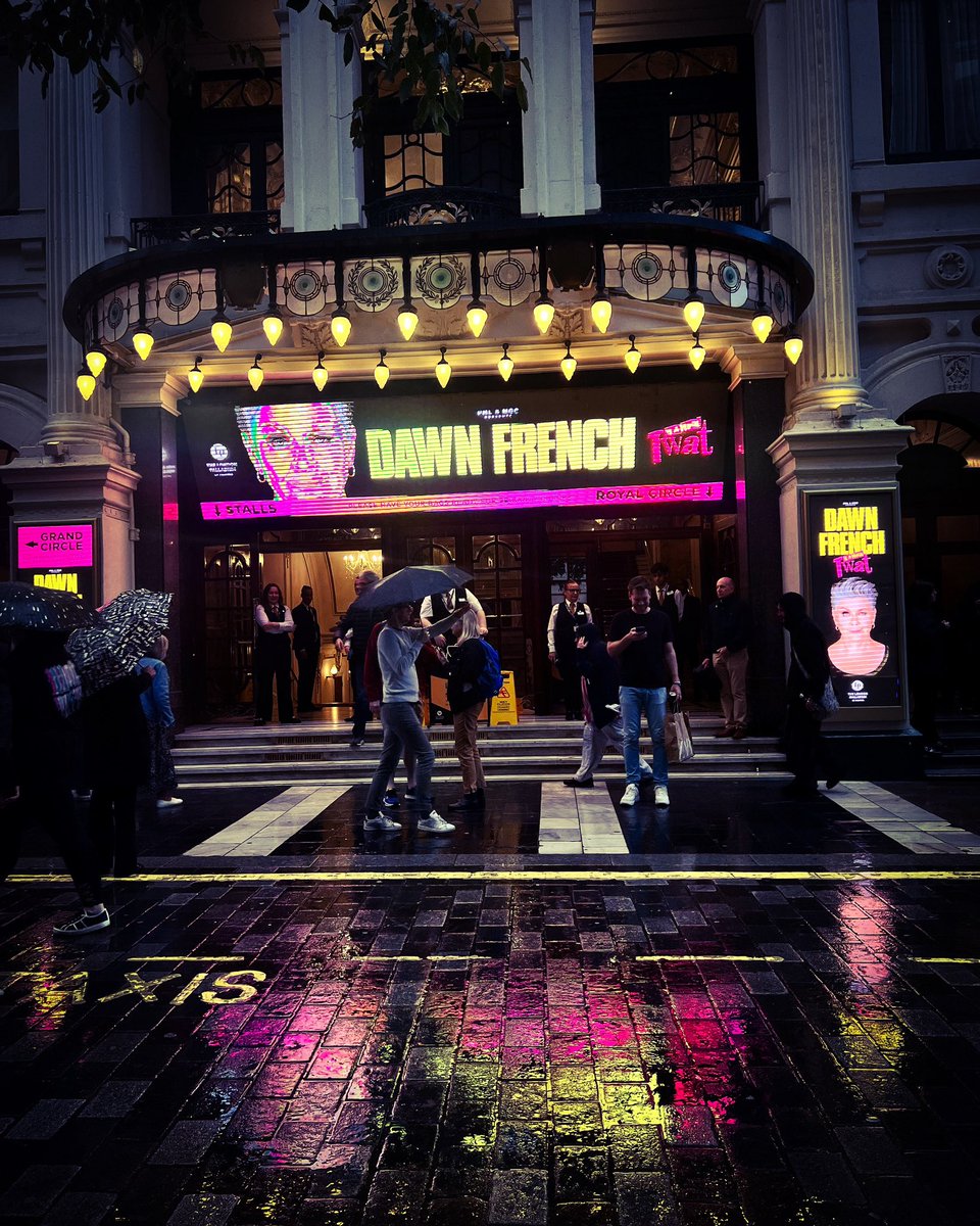 Loved it 🥰 
Thank you for the laughs tonight <a href="/Dawn_French/">Dawn French 💙🔴🏳️‍🌈🇺🇦🇵🇸</a> we had a great night 👍