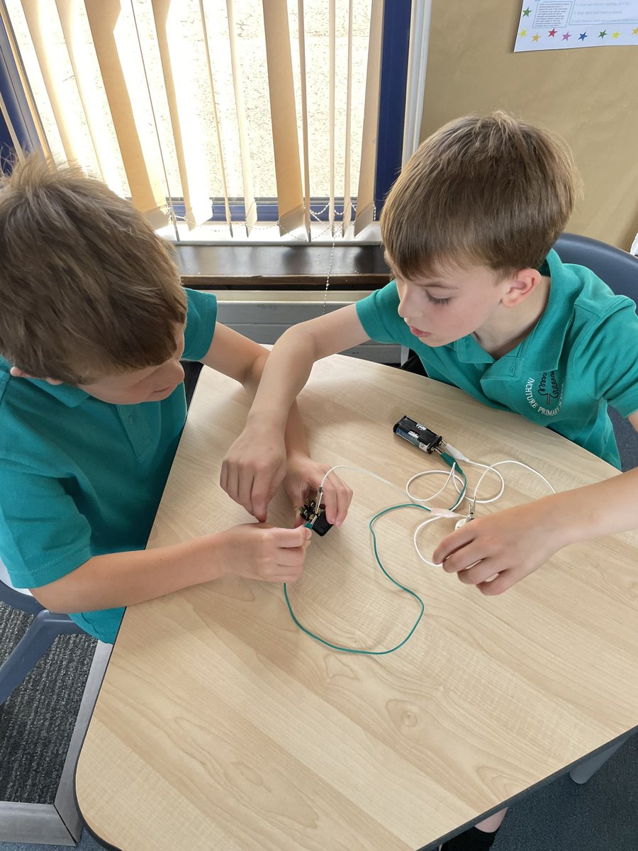 P3/4 enjoyed developing their computational thinking skills today exploring electrical circuits.  There was lots of tinkering, making, logical thinking, collaborating and perseverance demonstrated. #TeamInchture #digitalschools #achieving