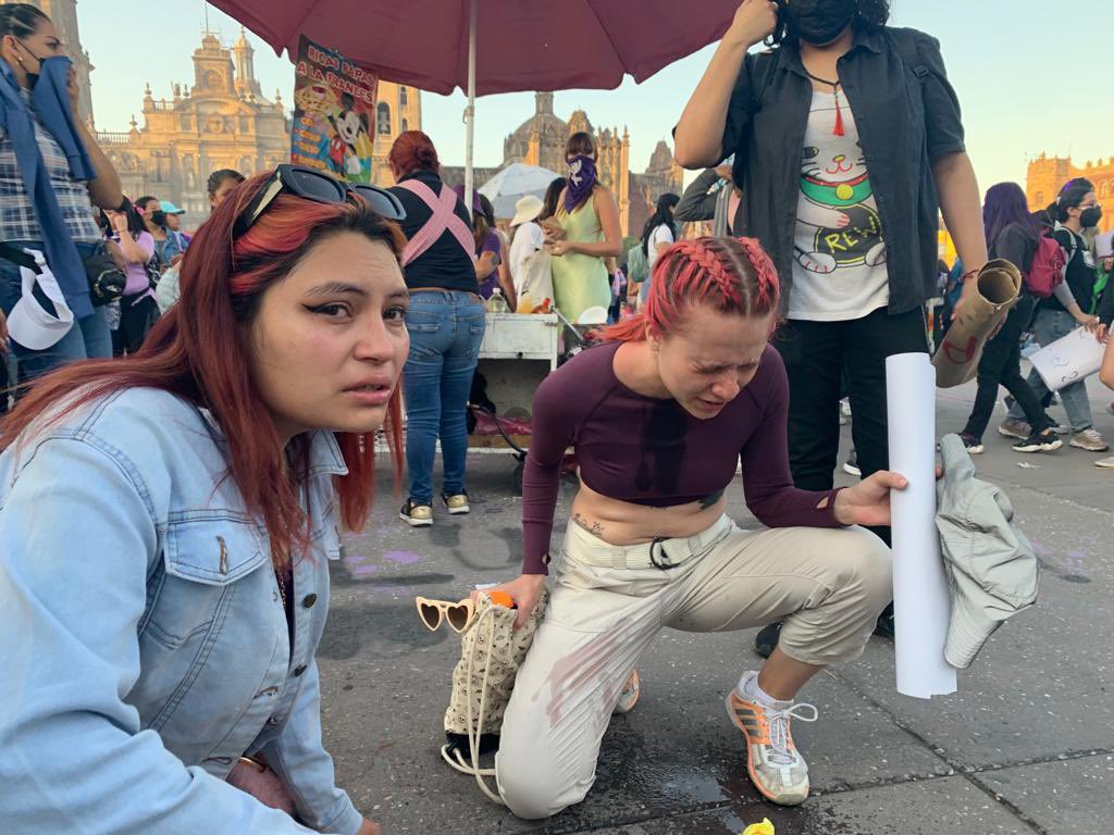 lumendoz's tweet photo. El candidato de @MorenaCiudadMex es @OHarfuch , ¿que nos irá a decir a las mujeres que nos ha gaseado en el zócalo cada #8demarzo? ¿Qué él no fue o qué recibió órdenes o que tiene otros datos? Pero de qué nos ha gaseado me consta, yo a todas he asistido. https://t.co/ZyjZTdOmQk