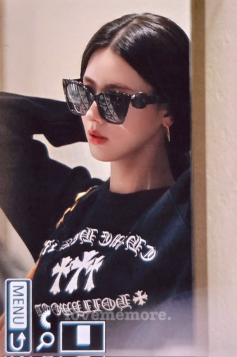 neuktokki's tweet photo. omg miyeon 🫠🫠🫠 https://t.co/wNa8OdtDBJ