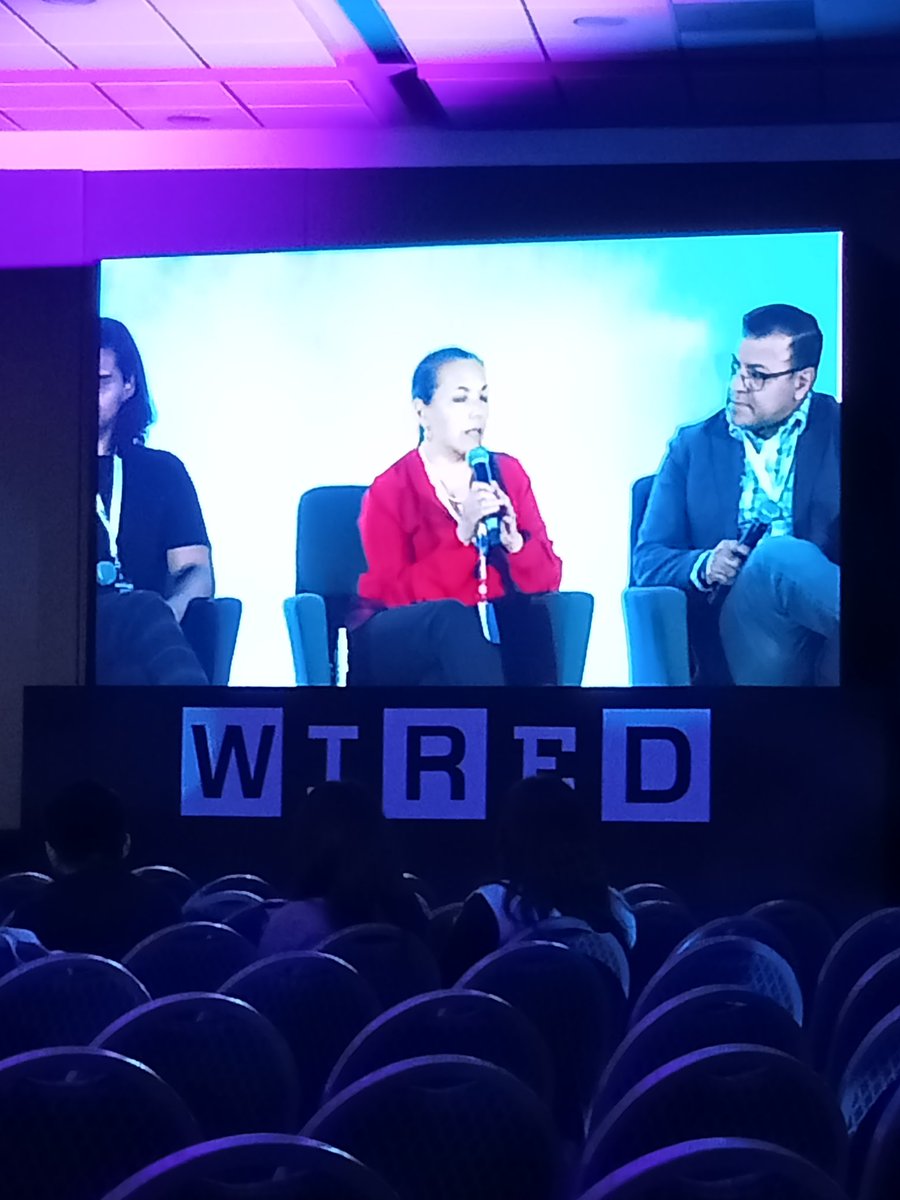 EviterMX's tweet photo. Gabriela León, nuestra CEO de Éviter está platicando en el Wired Summit sobre nanotecnología sustentable en el panel "Como hacer negocios y salvar al mundo" https://t.co/DqFz6BTYda