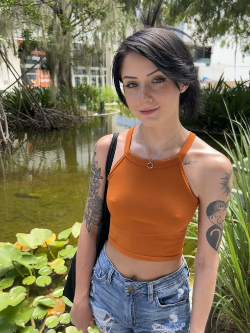 Hope you don't mind small tits! https://t.co/QtPoAxpHzr