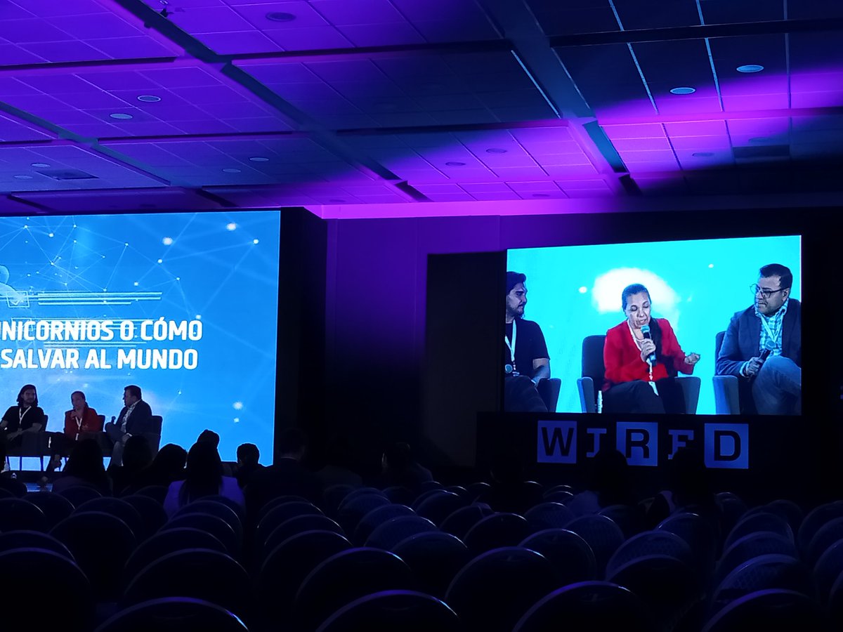 GasdemBOficial's tweet photo. Gabriela León, nuestra CEO de GasdemB está platicando en el Wired Summit sobre nanotecnología sustentable en el panel "Como hacer negocios y salvar al mundo" https://t.co/dByBHijgcQ