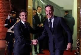 V_iswakker's tweet photo. Waarom lacht Rutte altijd als een debiel? Komt zijn Schwabdroom uit? Of heeft het te maken met zijn geestelijke gesteldheid? #Rutte #Agenda2030 https://t.co/sZVulFdOpX