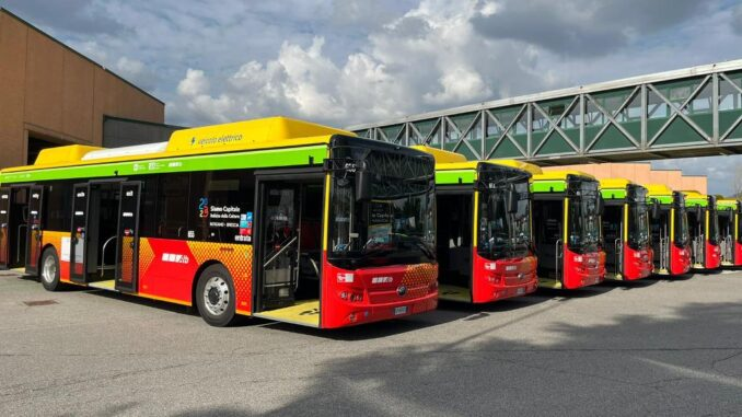 E_Motor_News's tweet image. ⚡️ATB ha presentato i 10 nuovi autobus elettrici Yutong E12 da 12 metri di lunghezza che si aggiungeranno alla flotta dell’Azienda Trasporti Bergamo.

#ATB #Bergamo #flotta #trasporti

Read more⤵️
🔗electricmotornews.com/veicoli-ecolog…
